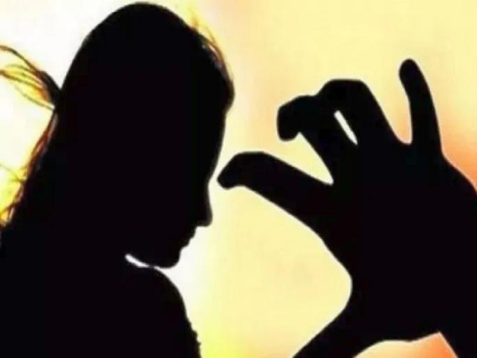 molestation of a girl; A case has been registered against six people, two have been detained | फुल्ल टगेगिरी; मुलीची छेड अन् तिच्याच घरासमोर धिंगाणा; सहा जणांविरूद्ध गुन्हा molestation of a girl; A case has been registered against six people, two have been detained | फुल्ल टगेगिरी; मुलीची छेड अन् तिच्याच घरासमोर धिंगाणा; सहा जणांविरूद्ध गुन्हा