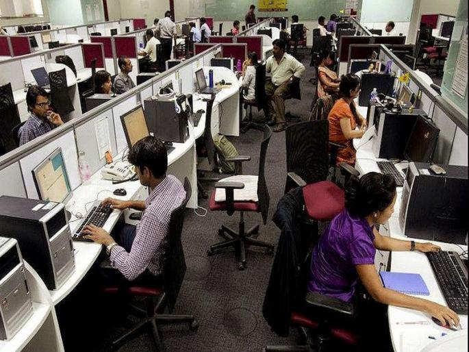 68,000 IT workers shocked; Employees, payroll hanging sword | आयटीतील ६८ हजार कर्मचाऱ्यांना भरली धडकी; कर्मचारी, पगारकपातीची टांगती तलवार