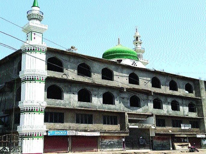 Ramadan Eid prayers at home in Palghar district; The Muslim Brotherhood became passionate | पालघर जिल्ह्यात रमजान ईदचे नमाजपठण घरच्याघरीच; मुस्लिम बांधव झाले भावुक