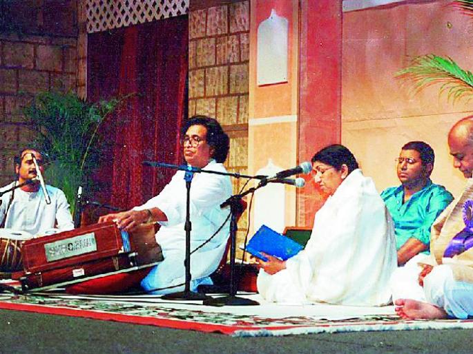 lata mangeshkar's visit to nagpur | लाभले आम्हा.... नागपूरकरांनाही भाग्य! lata mangeshkar's visit to nagpur | लाभले आम्हा.... नागपूरकरांनाही भाग्य!