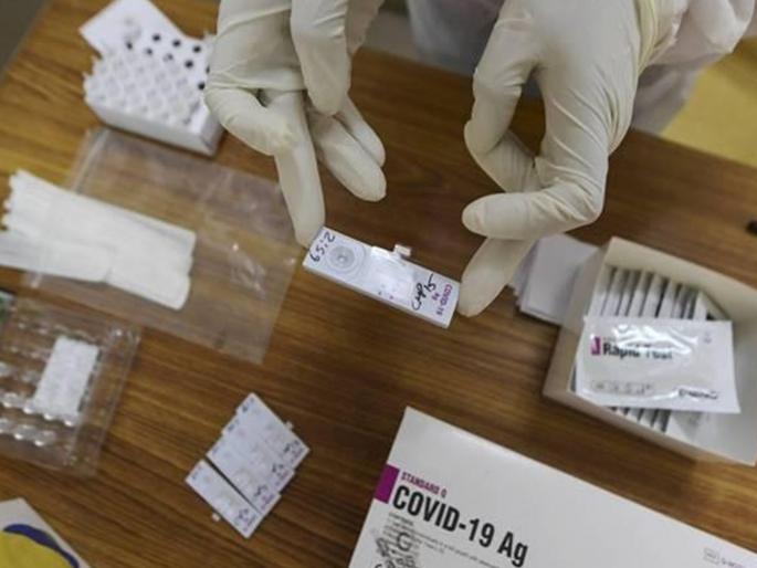 results of many antigen tests in Maharashtra are wrong; Doubtful number of patients | महाराष्ट्रात अनेक अँटिजन चाचण्यांचे निष्कर्ष चुकीचे; रुग्णसंख्येबाबत शंका results of many antigen tests in Maharashtra are wrong; Doubtful number of patients | महाराष्ट्रात अनेक अँटिजन चाचण्यांचे निष्कर्ष चुकीचे; रुग्णसंख्येबाबत शंका