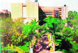 The challenge of improving the city in front of new commissioners | नव्या आयुक्तांसमोर शहर सुधारण्याचे आव्हान The challenge of improving the city in front of new commissioners | नव्या आयुक्तांसमोर शहर सुधारण्याचे आव्हान