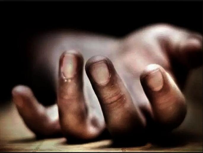 man went to a baba for getting rid of Alcoholism and died due to his medicine | दारू सुटण्याऐवजी गेला तरुणाचा जीव; गुंगी येऊन खाली कोसळला तो परत उठलाच नाही man went to a baba for getting rid of Alcoholism and died due to his medicine | दारू सुटण्याऐवजी गेला तरुणाचा जीव; गुंगी येऊन खाली कोसळला तो परत उठलाच नाही