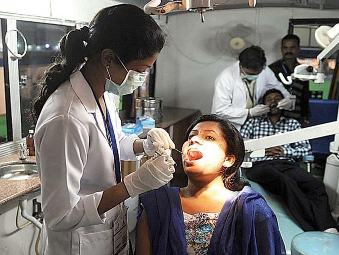 What do you say! The government extracted 15,600 teeth in sent jorge hospital | काय सांगता! सरकारने पाडले १५,६०० दात What do you say! The government extracted 15,600 teeth in sent jorge hospital | काय सांगता! सरकारने पाडले १५,६०० दात