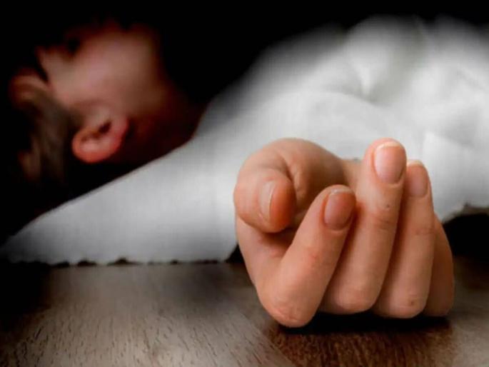 Unfortunate.. Death of a two-year-old child after falling from the fifth floor | दुर्दैवी! खेळता खेळता पाचव्या माळ्यावरून पडून दोन वर्षांच्या चिमुकल्याचा मृत्यू Unfortunate.. Death of a two-year-old child after falling from the fifth floor | दुर्दैवी! खेळता खेळता पाचव्या माळ्यावरून पडून दोन वर्षांच्या चिमुकल्याचा मृत्यू