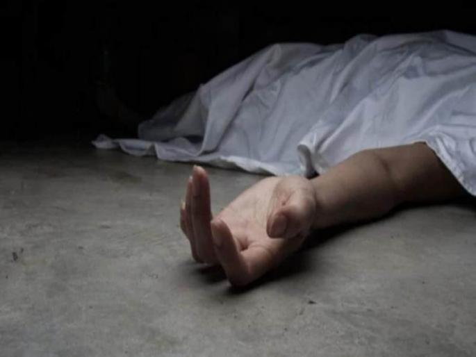 Suspects killed by a police vehicle in the back seam of a thief police? | चोर पोलिसाच्या पाठशिवणीत पोलिस वाहनाच्या धडकेने संशयितांचा मृत्यू? Suspects killed by a police vehicle in the back seam of a thief police? | चोर पोलिसाच्या पाठशिवणीत पोलिस वाहनाच्या धडकेने संशयितांचा मृत्यू?