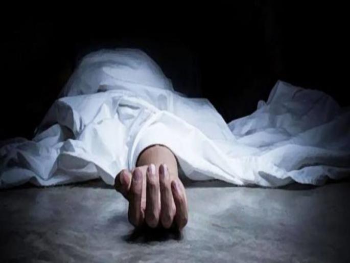 The dead body of a youth was found in nude position at front Pune Corporation | पुणे महापालिकेसमोर नग्नावस्थेत सापडला तरुणाचा मृतदेह The dead body of a youth was found in nude position at front Pune Corporation | पुणे महापालिकेसमोर नग्नावस्थेत सापडला तरुणाचा मृतदेह