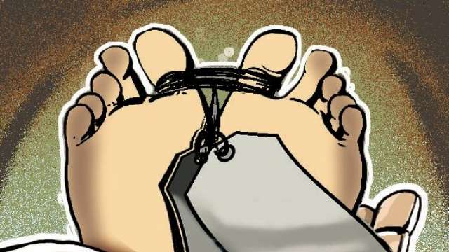 Death in Gujarat's MR Lodge | गुजरातच्या एमआरचा लॉजमध्ये मृत्यू Death in Gujarat's MR Lodge | गुजरातच्या एमआरचा लॉजमध्ये मृत्यू