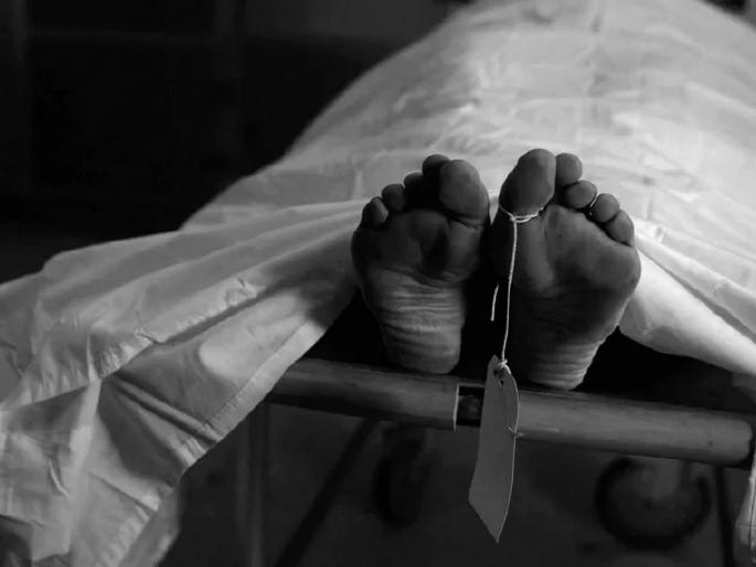 Pakistan : Considering the dead who was buried suddenly returned home api | बोंबला! ज्याला मृत समजून दफन केलं तो अचानक घरी परत आला आणि.... Pakistan : Considering the dead who was buried suddenly returned home api | बोंबला! ज्याला मृत समजून दफन केलं तो अचानक घरी परत आला आणि....