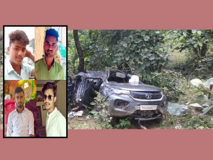 The speeding car hit a tree and overturned; Four youths were killed, two seriously injured | भरधाव कार झाडाला धडकून उलटली; चार तरुण ठार, दाेन जण गंभीर जखमी The speeding car hit a tree and overturned; Four youths were killed, two seriously injured | भरधाव कार झाडाला धडकून उलटली; चार तरुण ठार, दाेन जण गंभीर जखमी