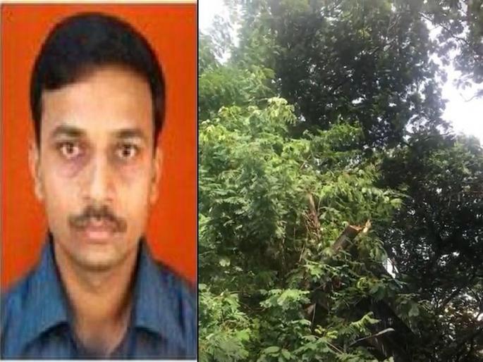 Irony rinse collapsed and one wounded, while the tree breach fell down and one dead | लोखंडी सळी कोसळून एक जखमी, तर गोवंडीत झाडाची फांदी अंगावर पडून एकाचा मृत्यू Irony rinse collapsed and one wounded, while the tree breach fell down and one dead | लोखंडी सळी कोसळून एक जखमी, तर गोवंडीत झाडाची फांदी अंगावर पडून एकाचा मृत्यू