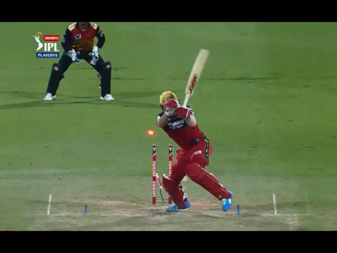 Eliminator, SRH vs RCB : T Natrajan cleans up AB Devilliers with a yorker - What a ripper, Watch Video | Eliminator, SRH vs RCB : Dream Wicket; यॉर्कर किंग टी नटराजननं उडवला एबी डिव्हिलियर्सचा त्रिफळा, Video
