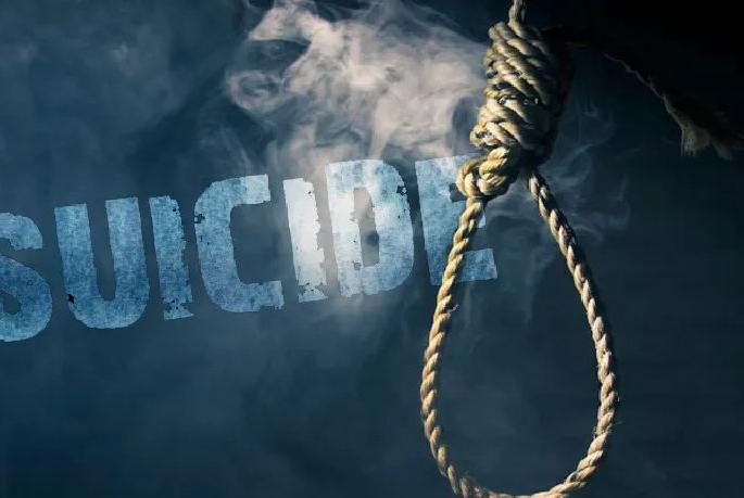 The young man committed suicide due to his mother's anger | बदमाश मुलांसोबत का राहतोस? आई रागावल्याने तरुणाची आत्महत्या The young man committed suicide due to his mother's anger | बदमाश मुलांसोबत का राहतोस? आई रागावल्याने तरुणाची आत्महत्या