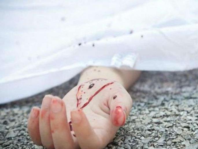 Bloody end of love marriage; Death of a women in Akola | प्रेमविवाहाचा रक्तरंजीत अंत; पतीने प्राणघातक हल्ला केलेल्या निशाचा मृत्यू  Bloody end of love marriage; Death of a women in Akola | प्रेमविवाहाचा रक्तरंजीत अंत; पतीने प्राणघातक हल्ला केलेल्या निशाचा मृत्यू