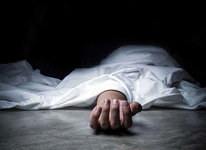 CRPF women employee death due to rail | रेल्वेच्या धडकेमुळे सीआरपीएफ महिला कर्मचाऱ्याचा मृत्यू CRPF women employee death due to rail | रेल्वेच्या धडकेमुळे सीआरपीएफ महिला कर्मचाऱ्याचा मृत्यू