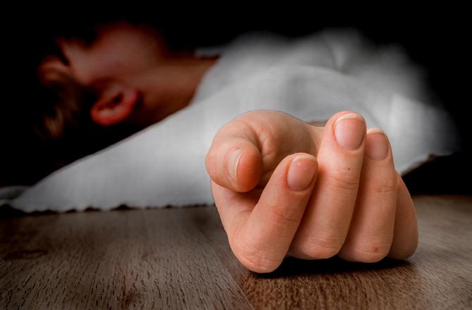 Girl died in hospital who consume poison after refusal of Boyfriend | विष प्राषन केलेल्या युवतीचा अखेर मृत्यू Girl died in hospital who consume poison after refusal of Boyfriend | विष प्राषन केलेल्या युवतीचा अखेर मृत्यू