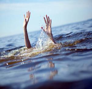 The youth died due to submersion in the octagonal lake near Lohagad Fort | लोहगड किल्ल्याजवळील अष्टकोनी तलावात बुडून तरुणाचा मृत्यू The youth died due to submersion in the octagonal lake near Lohagad Fort | लोहगड किल्ल्याजवळील अष्टकोनी तलावात बुडून तरुणाचा मृत्यू