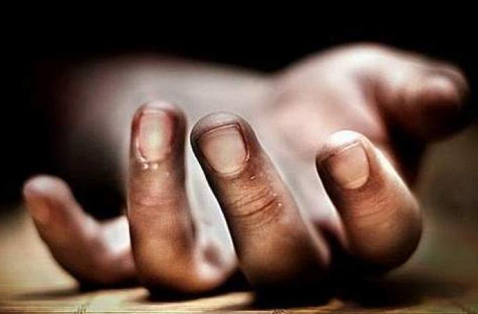 The bodies of four were found rotting in Bhiwandi | धक्कादायक ! आईसह तीन मुलांच्या मृतदेहाचे सांगाडे झाडाला आढळल्याने उडाली खळबळ The bodies of four were found rotting in Bhiwandi | धक्कादायक ! आईसह तीन मुलांच्या मृतदेहाचे सांगाडे झाडाला आढळल्याने उडाली खळबळ