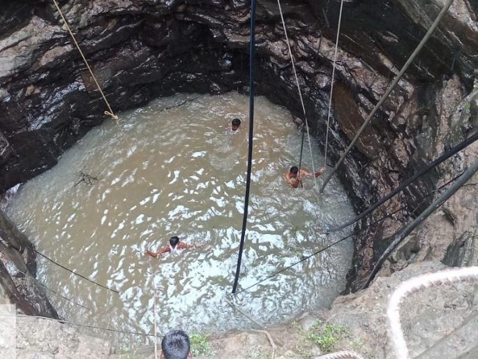Exciting! Father-Daughter's body was found in a well | खळबळजनक ! शेतात गेलेल्या बापलेकीचा मृतदेह आढळला विहिरीत