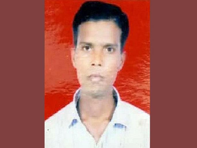 The body of a young man was mysteriously found in a water supply tank | पाणी पुरवठ्याच्या पाईपमध्ये रहस्यमयरित्या आढळला तरुणाचा मृतदेह; गडचिराेलीतील घटना The body of a young man was mysteriously found in a water supply tank | पाणी पुरवठ्याच्या पाईपमध्ये रहस्यमयरित्या आढळला तरुणाचा मृतदेह; गडचिराेलीतील घटना