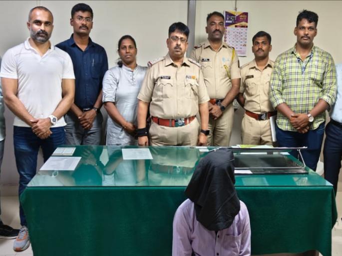 'Vomit' of whale fish worth Rs 5 crore seized; Bold action by Deccan Police | पाच कोटी रुपयांची व्हेल माशाची ‘उलटी’ जप्त; डेक्कन पोलिसांची धडाकेबाज कारवाई 'Vomit' of whale fish worth Rs 5 crore seized; Bold action by Deccan Police | पाच कोटी रुपयांची व्हेल माशाची ‘उलटी’ जप्त; डेक्कन पोलिसांची धडाकेबाज कारवाई
