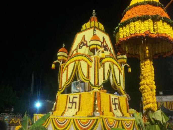 Blessed are devotees of 68 lingas in Solapur. | सोलापूरातील ६८ लिंगांच्या दर्शनाने भाविक होतात धन्य !
