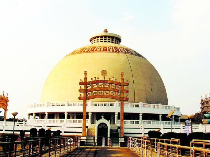 The State should send a proposal to the center for 3.84 acres of land north of Deekshabhoomi | दीक्षाभूमीच्या उत्तरेकडील ३.८४ एकर जागेसाठी राज्याने केंद्राकडे प्रस्ताव पाठवावा The State should send a proposal to the center for 3.84 acres of land north of Deekshabhoomi | दीक्षाभूमीच्या उत्तरेकडील ३.८४ एकर जागेसाठी राज्याने केंद्राकडे प्रस्ताव पाठवावा