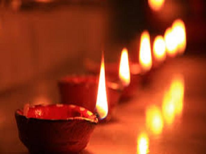 Ashadh 'Amavasya' expressing gratitude for lamps | दिव्यांबद्दल कृतज्ञता व्यक्त करणारी आषाढ ‘अमावास्या’ Ashadh 'Amavasya' expressing gratitude for lamps | दिव्यांबद्दल कृतज्ञता व्यक्त करणारी आषाढ ‘अमावास्या’