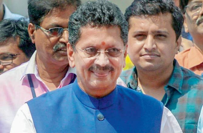 Terrorists know terror; Deepak Kesarkar's to Narayan Rane | दहशतवाद्यांनाच दहशत कळते; केसरकर यांचा नारायण राणेंना टोला Terrorists know terror; Deepak Kesarkar's to Narayan Rane | दहशतवाद्यांनाच दहशत कळते; केसरकर यांचा नारायण राणेंना टोला