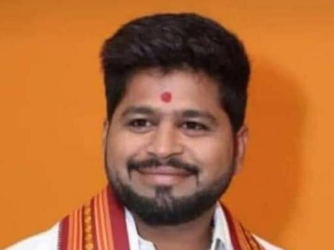 Brutal murder of a young Shiv Sena office bearer in Pune | पुण्यात शिवसेनेच्या युवा पदाधिकाऱ्याचा निर्घृण खून Brutal murder of a young Shiv Sena office bearer in Pune | पुण्यात शिवसेनेच्या युवा पदाधिकाऱ्याचा निर्घृण खून