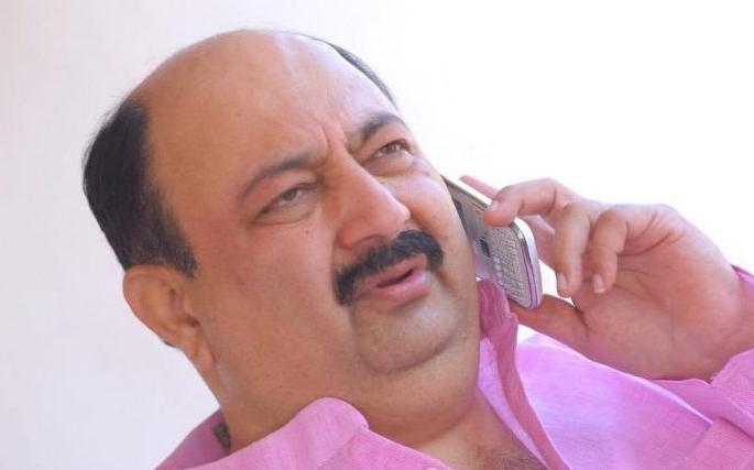 Another blow to the nationalist; Deepak Salunkhe resigns | राष्ट्रवादीला आणखी एक धक्का; दीपक साळुंखे यांचा राजीनामा Another blow to the nationalist; Deepak Salunkhe resigns | राष्ट्रवादीला आणखी एक धक्का; दीपक साळुंखे यांचा राजीनामा