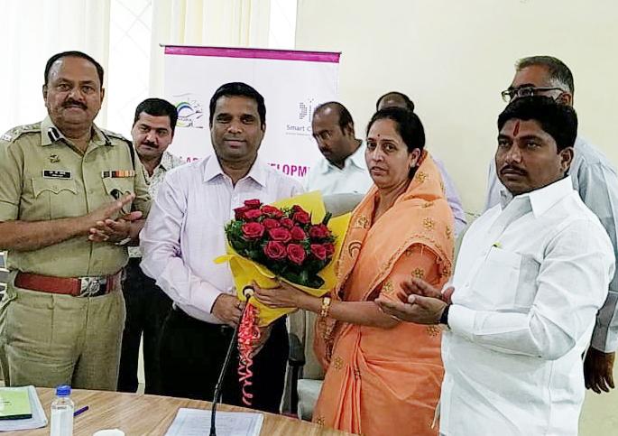 Deepak Talwar appointed as CEO of Solapur Smart City | सोलापूर स्मार्ट सिटीच्या सीईओपदी दिपक तावारे यांची नियुक्ती Deepak Talwar appointed as CEO of Solapur Smart City | सोलापूर स्मार्ट सिटीच्या सीईओपदी दिपक तावारे यांची नियुक्ती