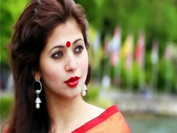 coincidentally came into politics; But now only social will work: Deepali Syed | ओघाने राजकारणात आले; मात्र आता केवळ समाजकारण करणार : दीपाली सय्यद coincidentally came into politics; But now only social will work: Deepali Syed | ओघाने राजकारणात आले; मात्र आता केवळ समाजकारण करणार : दीपाली सय्यद