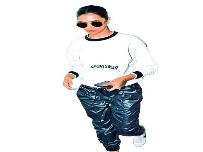 Deepika's Airport Look | दीपिकाचा एअरपोर्ट लूक Deepika's Airport Look | दीपिकाचा एअरपोर्ट लूक