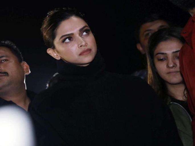 Deepika Padukone's visit to JNU warmed up politics | दीपिका पदुकोनच्या जेएनयु भेटीवरून राजकारण तापले