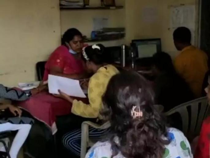 Chhattisgarh : Coach told to players for take off clothes in the name of physical test in Raigharh Stadium, FIR registered  | फिजिकल टेस्टच्या नावाखाली महिला खेळाडूंना कपडे काढण्यास सांगितले; प्रशिक्षकाविरोधात FIR दाखल Chhattisgarh : Coach told to players for take off clothes in the name of physical test in Raigharh Stadium, FIR registered  | फिजिकल टेस्टच्या नावाखाली महिला खेळाडूंना कपडे काढण्यास सांगितले; प्रशिक्षकाविरोधात FIR दाखल