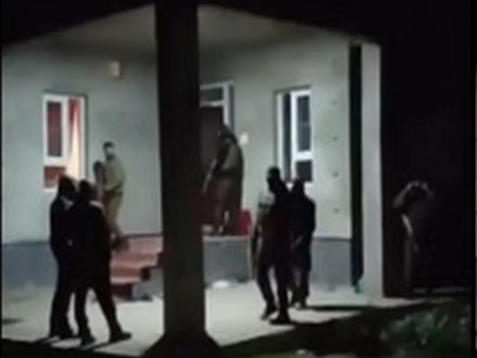 White Collar Terror Module: Raids at 13 places in Kashmir | व्हाइट कॉलर टेरर मॉड्यूल : काश्मिरात १३ ठिकाणी छापे White Collar Terror Module: Raids at 13 places in Kashmir | व्हाइट कॉलर टेरर मॉड्यूल : काश्मिरात १३ ठिकाणी छापे