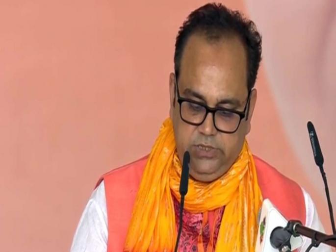 Moment of taking oath as a minister in the Delhi government was emotional for Dr Pankaj Singh | आईवर अंत्यसंस्कार केले अन् दुसऱ्याच दिवशी घेतली मंत्रिपदाची शपथ; कोण आहेत डॉ. पंकज सिंह Moment of taking oath as a minister in the Delhi government was emotional for Dr Pankaj Singh | आईवर अंत्यसंस्कार केले अन् दुसऱ्याच दिवशी घेतली मंत्रिपदाची शपथ; कोण आहेत डॉ. पंकज सिंह