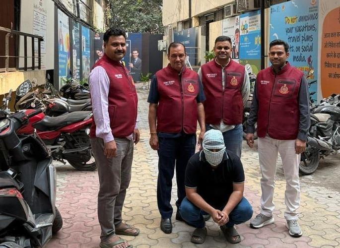 delhi police nabs three men stock market investment schemes | चिनी हँडलर, टेलिग्राम ट्रॅप, लाखोंची लूट... ४७ लाखांच्या फसवणुकीचा पर्दाफाश, तिघांना अटक delhi police nabs three men stock market investment schemes | चिनी हँडलर, टेलिग्राम ट्रॅप, लाखोंची लूट... ४७ लाखांच्या फसवणुकीचा पर्दाफाश, तिघांना अटक