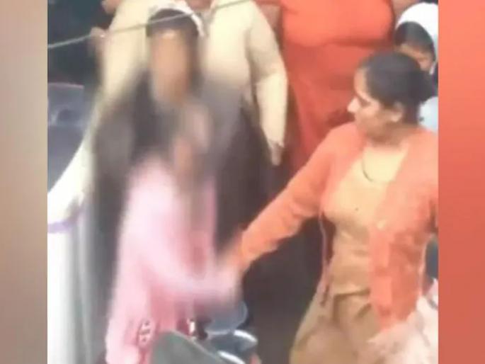 gangrape woman misbehavior garlanded shoes enmity delhi police arrest 4 women | संतापजनक! सामूहिक बलात्कारानंतर महिलेचं मुंडण; चपलांचा हार घालून फिरवलं gangrape woman misbehavior garlanded shoes enmity delhi police arrest 4 women | संतापजनक! सामूहिक बलात्कारानंतर महिलेचं मुंडण; चपलांचा हार घालून फिरवलं