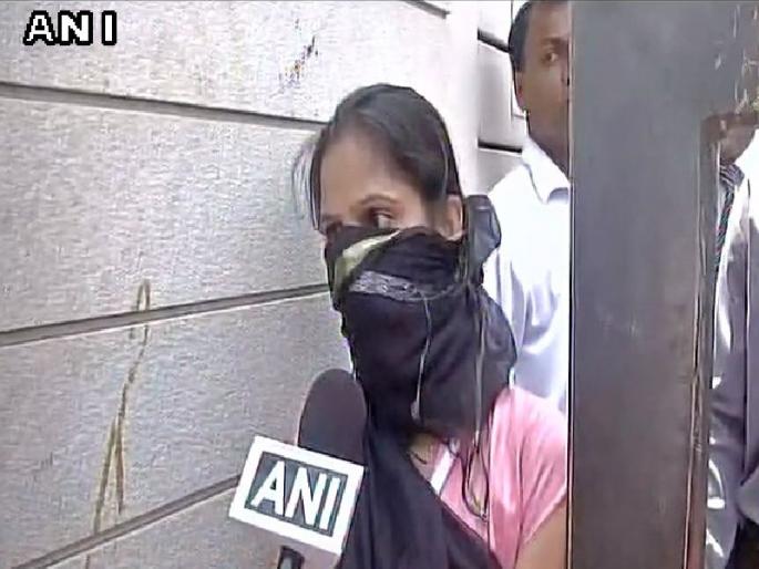 The official said the incident took place in a five star hotel in Delhi's Five Star Hotel | अधिकाऱ्याने महिला कर्मचाऱ्याची खेचली साडी, दिल्लीच्या फाईव्ह स्टार हॉटेलमधील घटना The official said the incident took place in a five star hotel in Delhi's Five Star Hotel | अधिकाऱ्याने महिला कर्मचाऱ्याची खेचली साडी, दिल्लीच्या फाईव्ह स्टार हॉटेलमधील घटना