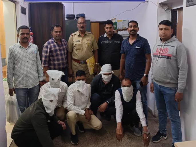 Gang that stole 23 tolas of gold from Gandhidham Express arrested, Railway Police takes action in Delhi; Three still at large | गांधीधाम एक्स्प्रेसमध्ये २३ तोळे सोने चोरणारी टोळी जेरबंद, रेल्वे पोलिसांची दिल्लीत कारवाई; तिघेजण अद्याप पसार