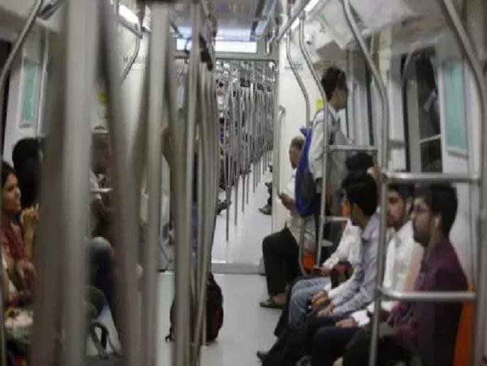 sat on metro floor, DMRC earned Rs 38 lakh in a year | खाली बसणाऱ्यांकडून दिल्ली मेट्रोने वसूल केला 38 लाखांचा दंड sat on metro floor, DMRC earned Rs 38 lakh in a year | खाली बसणाऱ्यांकडून दिल्ली मेट्रोने वसूल केला 38 लाखांचा दंड