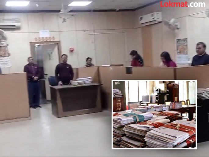 Senior couple's evasion in work, 'CEO' creates a ruckus among officers and employees | ज्येष्ठ दाम्पत्याच्या कामात टाळाटाळ, 'सीईओं'नी अधिकारी-कर्मचाऱ्यांना घडवली अद्दल Senior couple's evasion in work, 'CEO' creates a ruckus among officers and employees | ज्येष्ठ दाम्पत्याच्या कामात टाळाटाळ, 'सीईओं'नी अधिकारी-कर्मचाऱ्यांना घडवली अद्दल