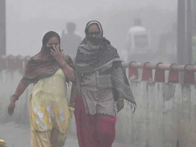 Delhi became 'gas chamber', holidays to schools till Sunday; Appeal to not leave the citizens out of the house | दिल्ली बनली ‘गॅस चेंबर’!, रविवारपर्यंत शाळांना सुटी; नागरिकांना घराबाहेर न पडण्याचे आवाहन Delhi became 'gas chamber', holidays to schools till Sunday; Appeal to not leave the citizens out of the house | दिल्ली बनली ‘गॅस चेंबर’!, रविवारपर्यंत शाळांना सुटी; नागरिकांना घराबाहेर न पडण्याचे आवाहन