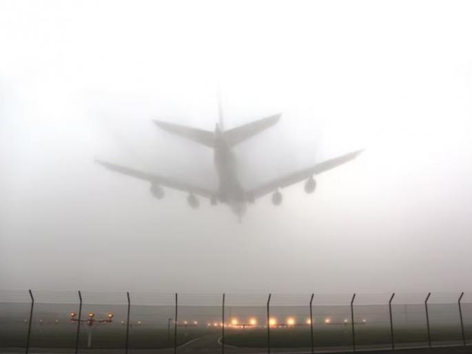 As many as 350 flights grounded in Delhi due to dust storm | धुळीच्या वादळामुळे दिल्लीत तब्बल ३५० विमाने हवेत जागेवरच थांबली As many as 350 flights grounded in Delhi due to dust storm | धुळीच्या वादळामुळे दिल्लीत तब्बल ३५० विमाने हवेत जागेवरच थांबली