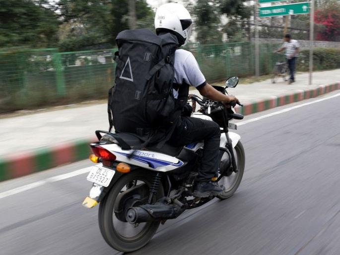 Gang arrested for manipulating orders with the help of delivery boy | डिलिव्हरी बॉयच्या मदतीने ऑर्डर्सची हेराफेरी करणारी टोळी जेरबंद