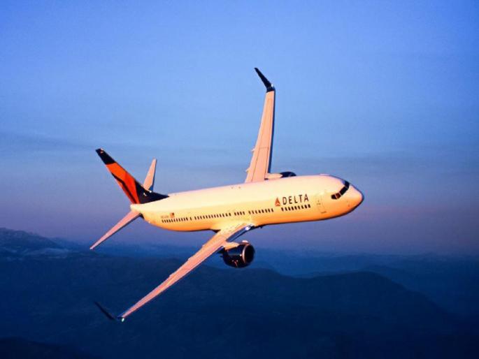 Delta Airlines, The plane's wing broke off and fell onto the road while it was thousands of feet high, the pilot realized after landing | हजारो फूट उंचीवर असताना विमानाचा पंख तुटून रस्त्यावर पडला, पायलटला लँडिंगनंतर समजले... Delta Airlines, The plane's wing broke off and fell onto the road while it was thousands of feet high, the pilot realized after landing | हजारो फूट उंचीवर असताना विमानाचा पंख तुटून रस्त्यावर पडला, पायलटला लँडिंगनंतर समजले...