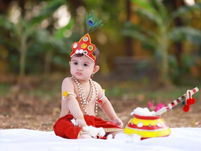 Deep Amavasya 2022: Why and how we keep blessing our child on Deep Amavasya; read! | Deep Amavasya 2022: दीप अमावस्येला घरातील लहान मुलांना ओवाळण्याची प्रथा का व कशी सुरू झाली? वाचा! Deep Amavasya 2022: Why and how we keep blessing our child on Deep Amavasya; read! | Deep Amavasya 2022: दीप अमावस्येला घरातील लहान मुलांना ओवाळण्याची प्रथा का व कशी सुरू झाली? वाचा!