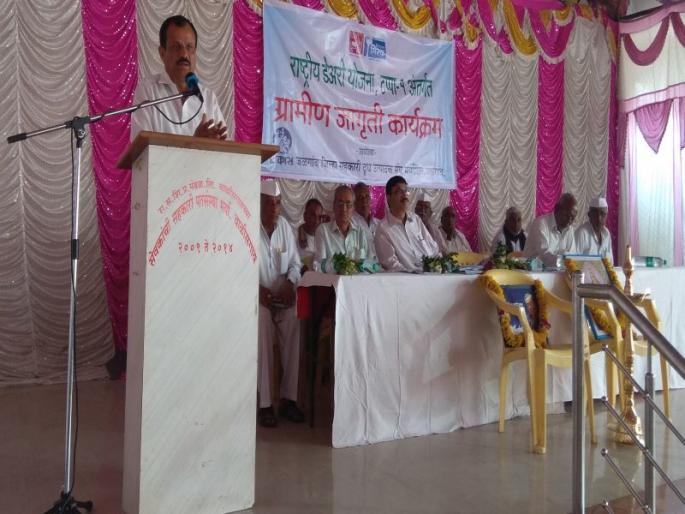 Demands for grant of subsidy to the milk producers | दूध उत्पादकांना शासनाने प्रतिलिटर अनुदान देण्याची चाळीसगावात दूध उत्पादकांच्या मेळाव्यात मागणी Demands for grant of subsidy to the milk producers | दूध उत्पादकांना शासनाने प्रतिलिटर अनुदान देण्याची चाळीसगावात दूध उत्पादकांच्या मेळाव्यात मागणी